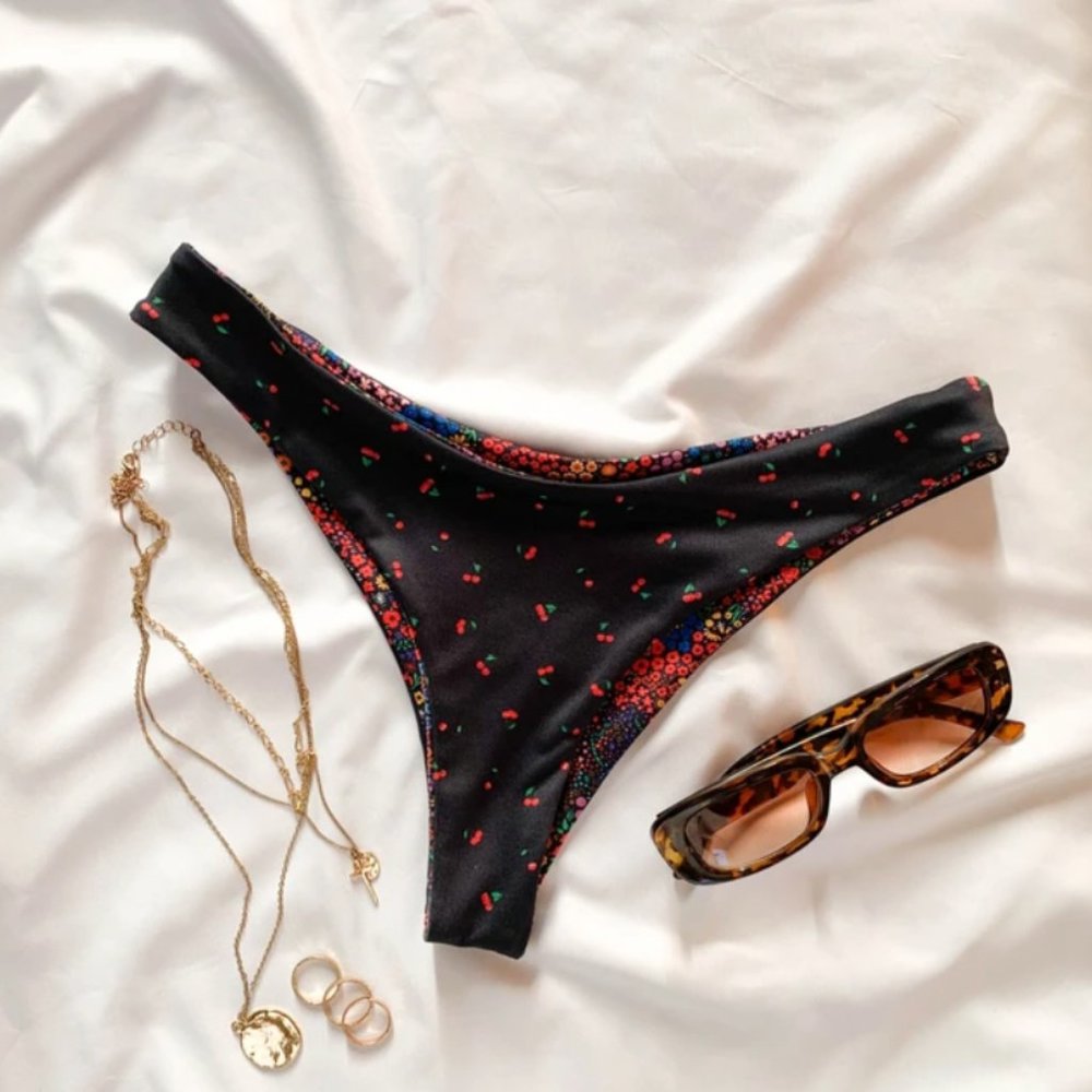Lilies Bikini Cherry Fields Bikini Bottoms (M - Cheeky)